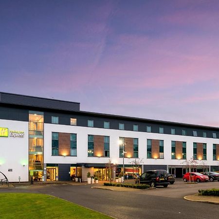 Holiday Inn Express Burnley M65 Jct 10 By Ihg Esterno foto