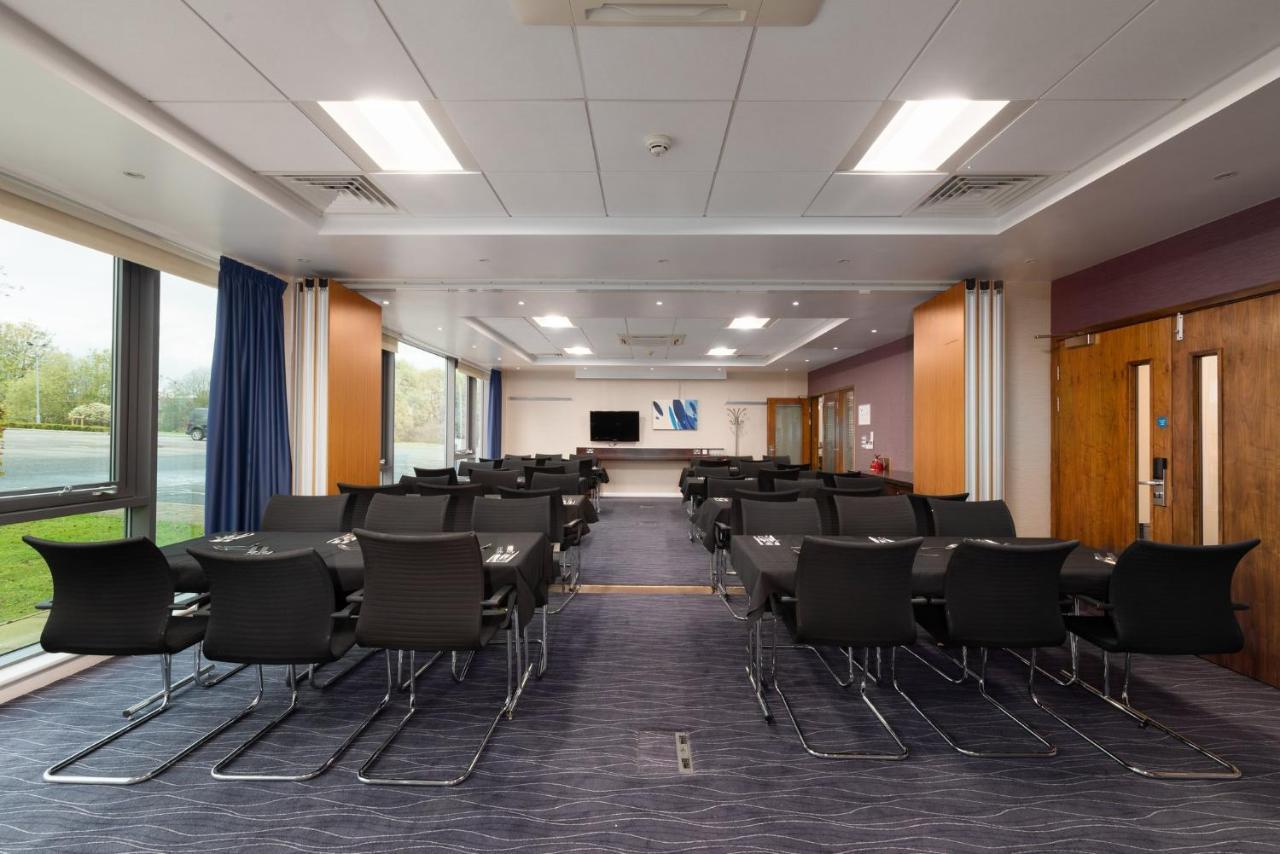 Holiday Inn Express Burnley M65 Jct 10 By Ihg Esterno foto