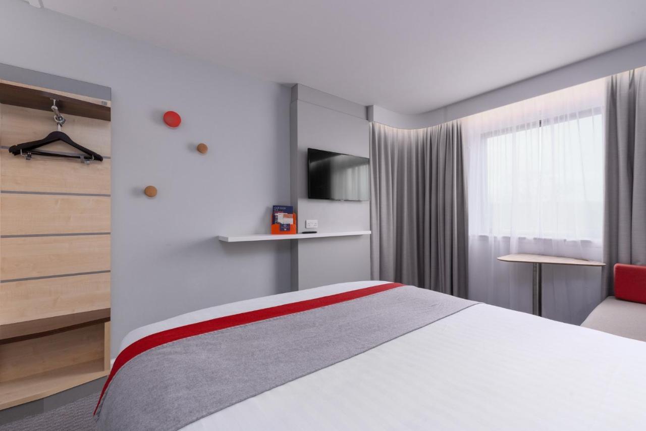 Holiday Inn Express Burnley M65 Jct 10 By Ihg Esterno foto