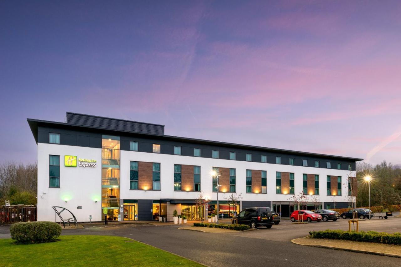 Holiday Inn Express Burnley M65 Jct 10 By Ihg Esterno foto