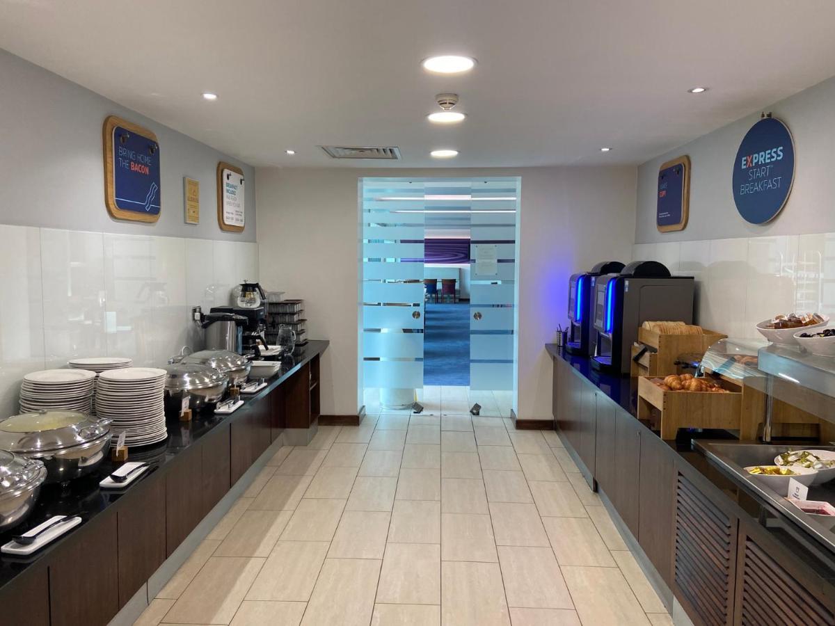 Holiday Inn Express Burnley M65 Jct 10 By Ihg Esterno foto